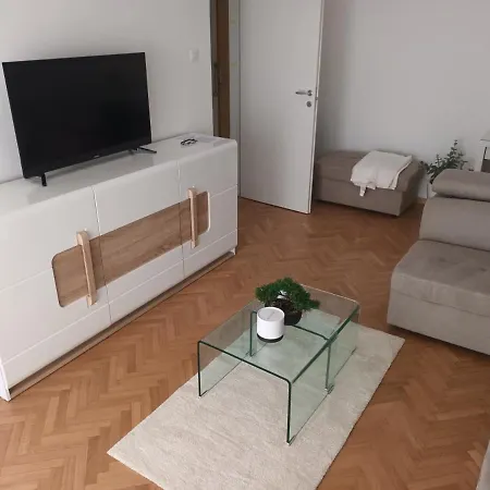 Apartament Dora