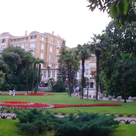Dora Apartment